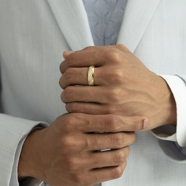 Grided Glitz Gold & Diamond Finger Ring for Men,,hi-res image number null