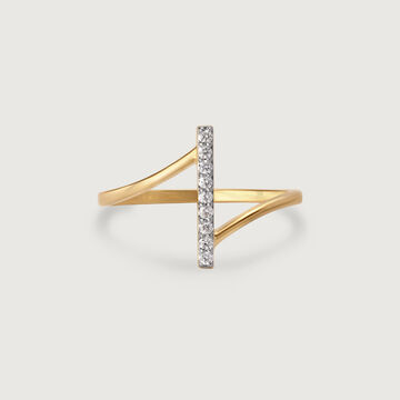 Sparkling Connections 18KT Gold & Diamond Finger Ring