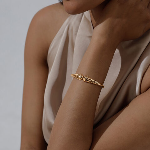 Graceful Leaf Gold Bangle
