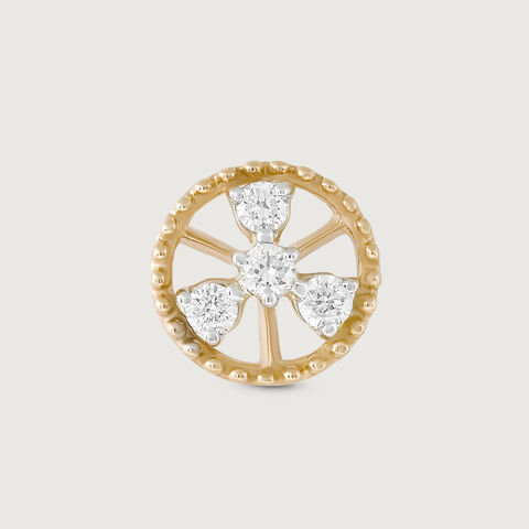 Radiant Clover Gold and Diamond Nose Pin
