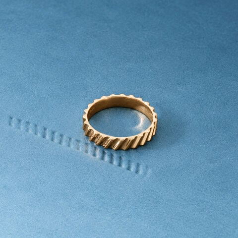 Edgy Grooved Gold Ring
