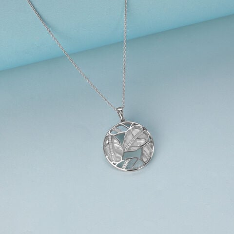 Mother of Pearl Charming Silver Pendant