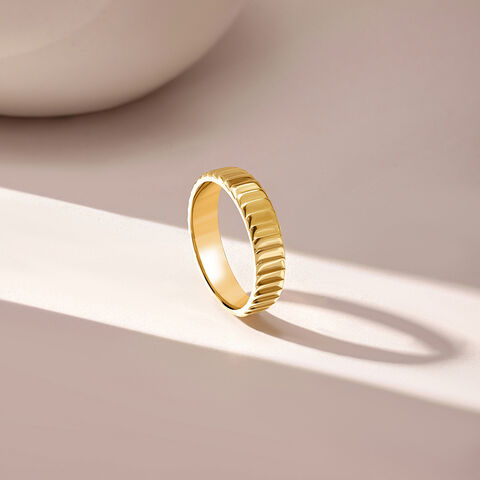 Grooved Glory 18KT Gold Finger Ring