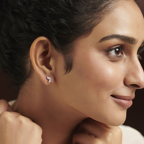 Luminous Fluid Diamond Stud Earrings