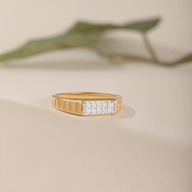Grooved Glow Gold & Diamond Finger Ring for Men,,hi-res image number null