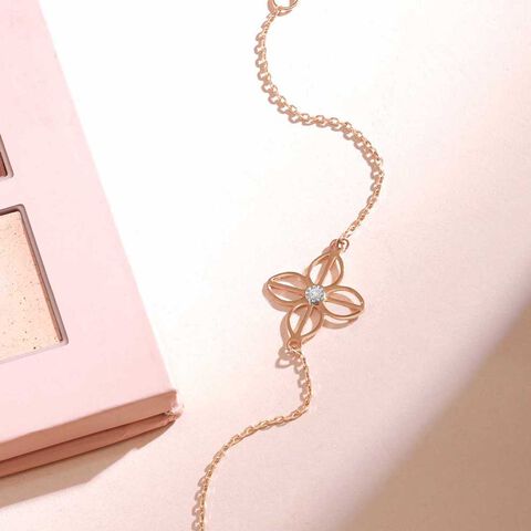 Classy Bloom Diamond Bracelet