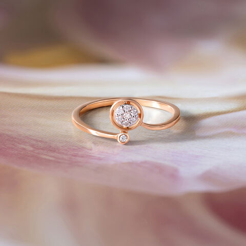 Shimmering Halo Gold & Diamond Finger Ring