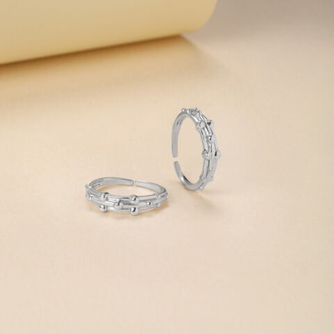 Quirky Orbit Silver Toe Ring