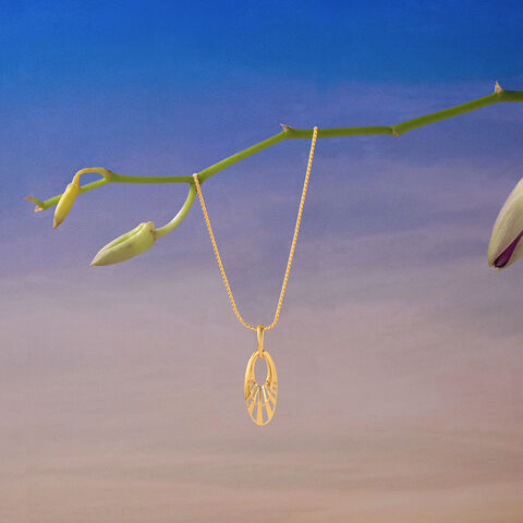 Airy Radiant Gold Pendant