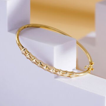 Effortless Elegance 18KT Glamorous Bangle