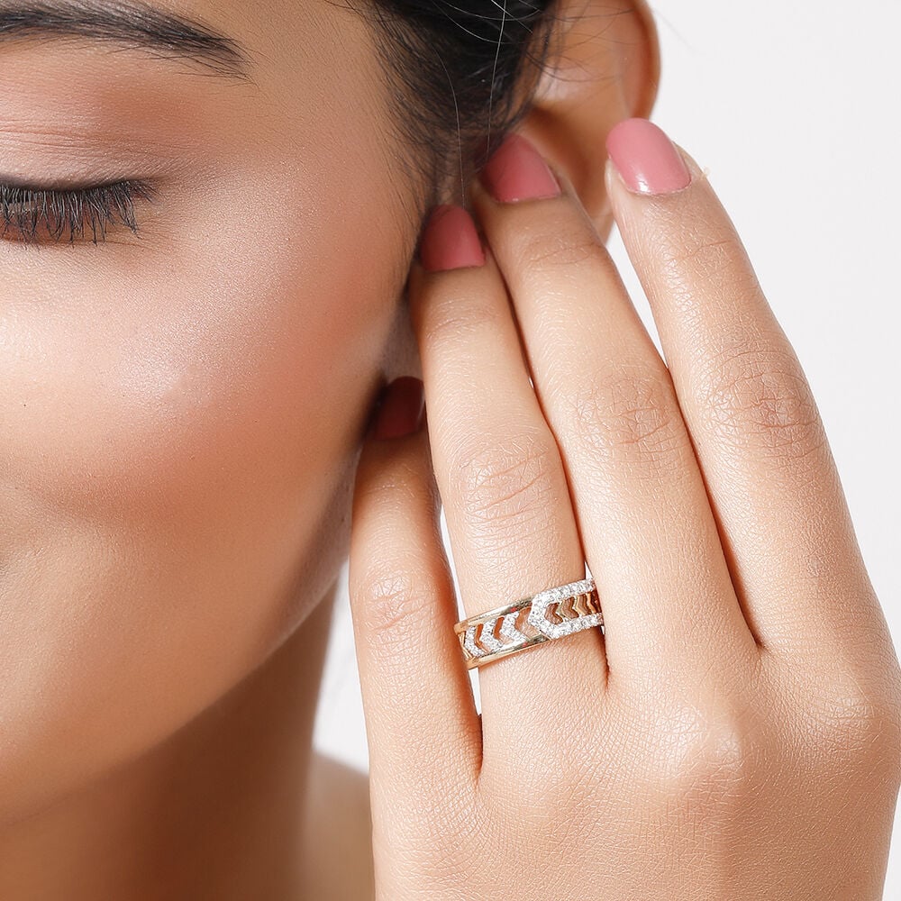 Buy 14KT Yellow Gold Shining Beacon Diamond Finger Ring Online Mia by Tanishq