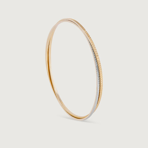 Sleek Radiance Gold Bangle