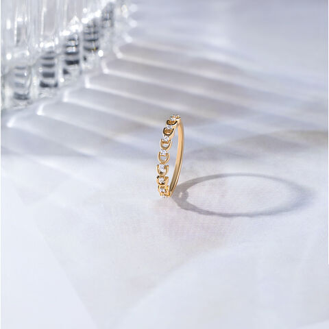 Shimmering Loop Gold & Diamond Finger Ring