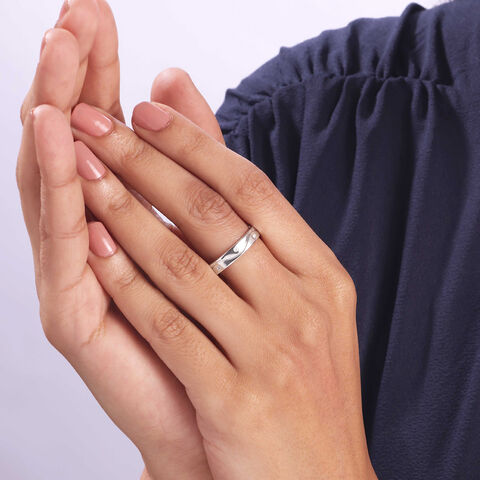 Elegant Curve Silver Ring