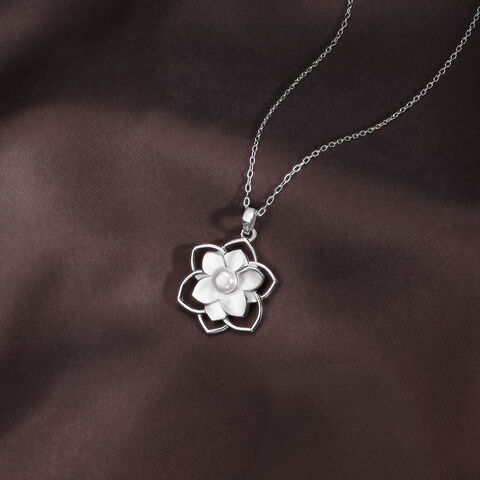Elegant Bloom Silver Necklace