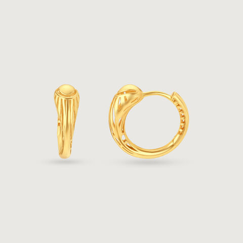 Sleek Radiant Gold Hoop Earrings