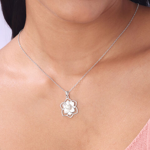 Elegant Bloom Silver Necklace