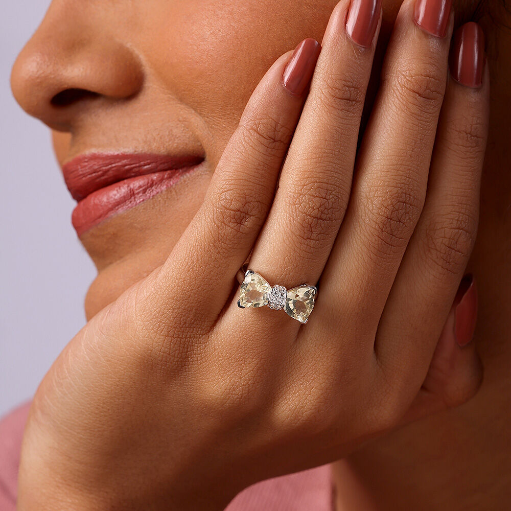 Green Gold Bow Accentuated Silver Finger Ring
