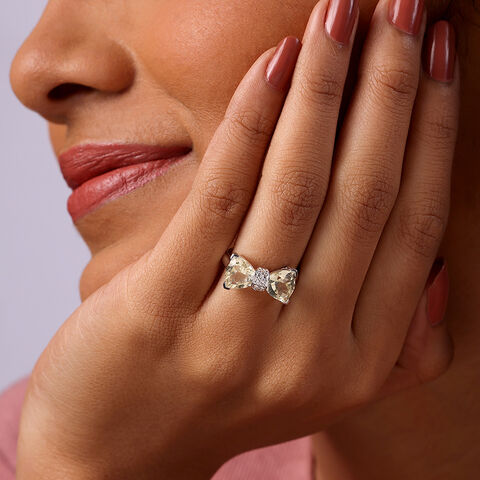 Green Gold Bow-Accentuated Silver Finger Ring