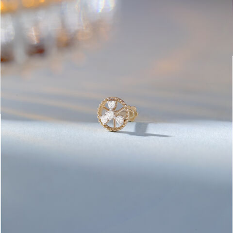Radiant Clover Gold and Diamond Nose Pin