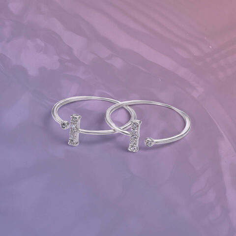 Sleek Radiance Silver Toe Ring