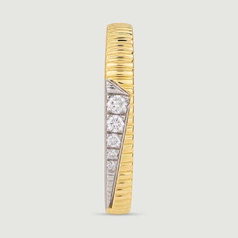 Textured Striking Diamond Ring