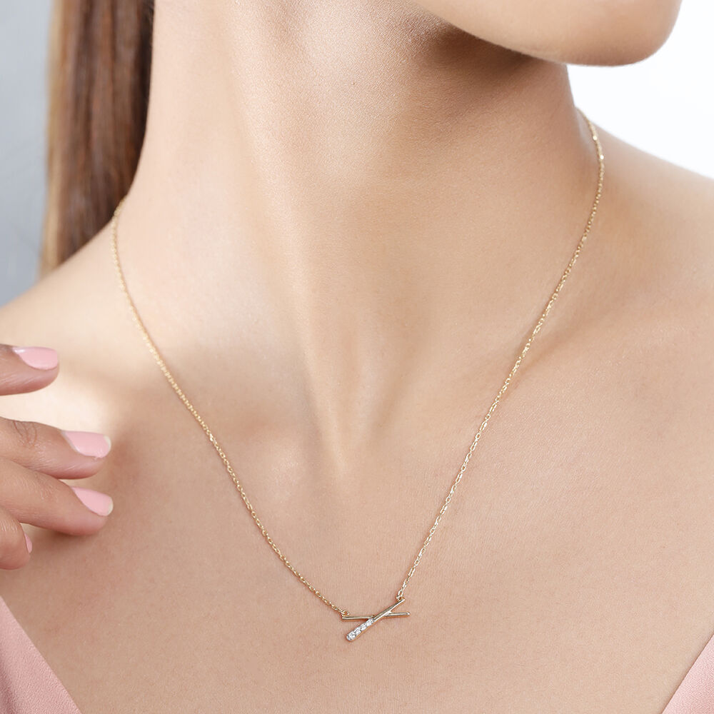 Sleek chain with deals pendant