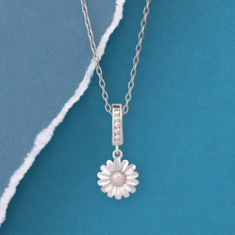 Cheerful Bloom Pearl Silver Pendant