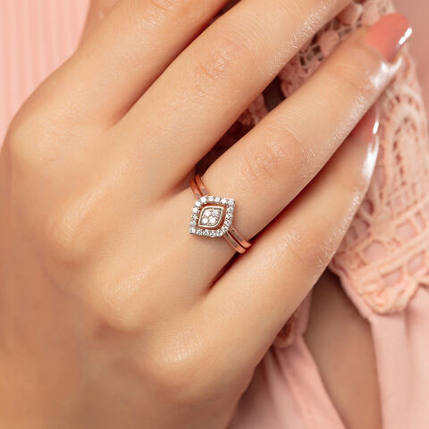 Vintage Glam Gold & Diamond Ring