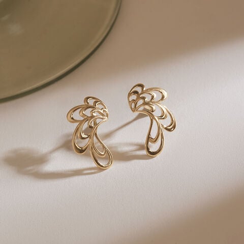 Fluid Diya Gold Stud Earrings