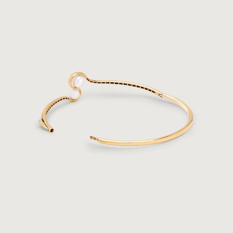 Lustrous Curve Pearl Bangle