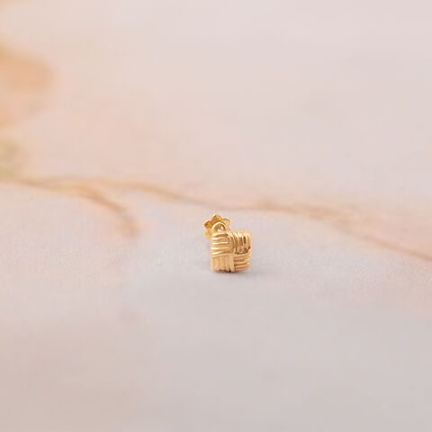 Sculpted Square Gold Nose Pin