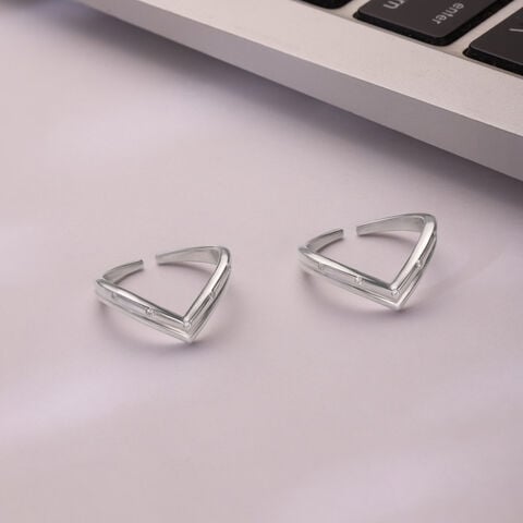 Bold Angle Silver Toe Rings