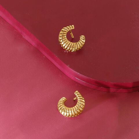 Bold Radiance Gold Stud Earrings
