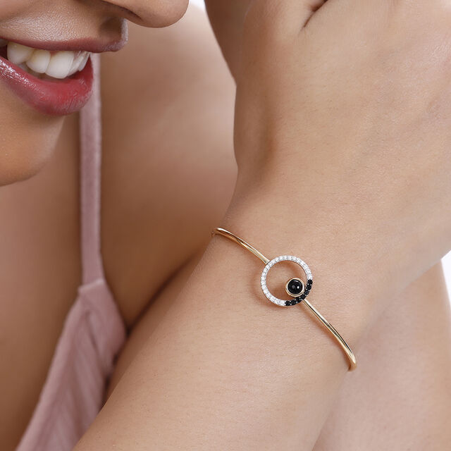 18 KT Yellow Gold Gleaming Circle Diamond and Onyx Bangle,,hi-res view 3