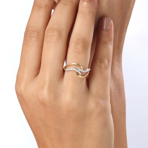 Sassy Swirl Diamond Ring