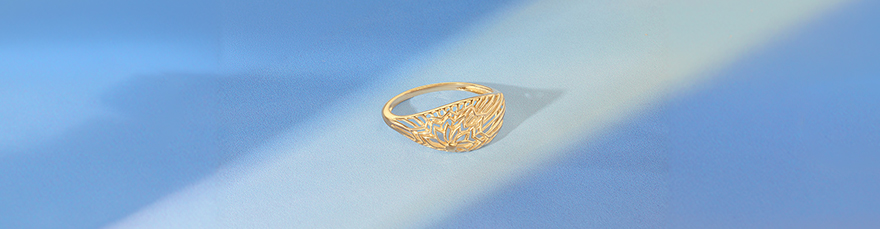Intricate Radiant Gold Ring