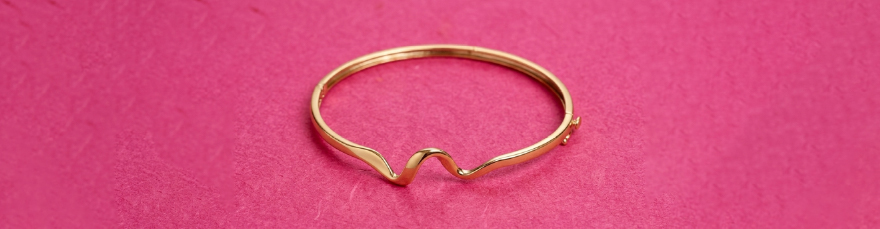Fluid Sculpted Gold Bangle