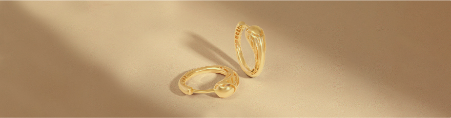 Sleek Radiant Gold Hoop Earrings