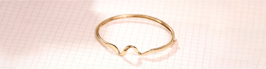 Fluid Sculpted Gold Bangle