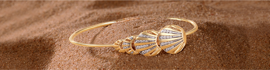 Radiant Shell Diamond Bangle