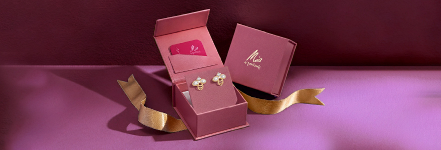Hive Whisper Diamond Necklaes