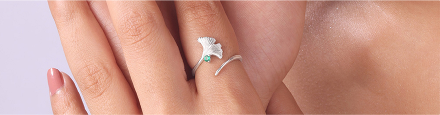 Delicate Curve Silver Ring