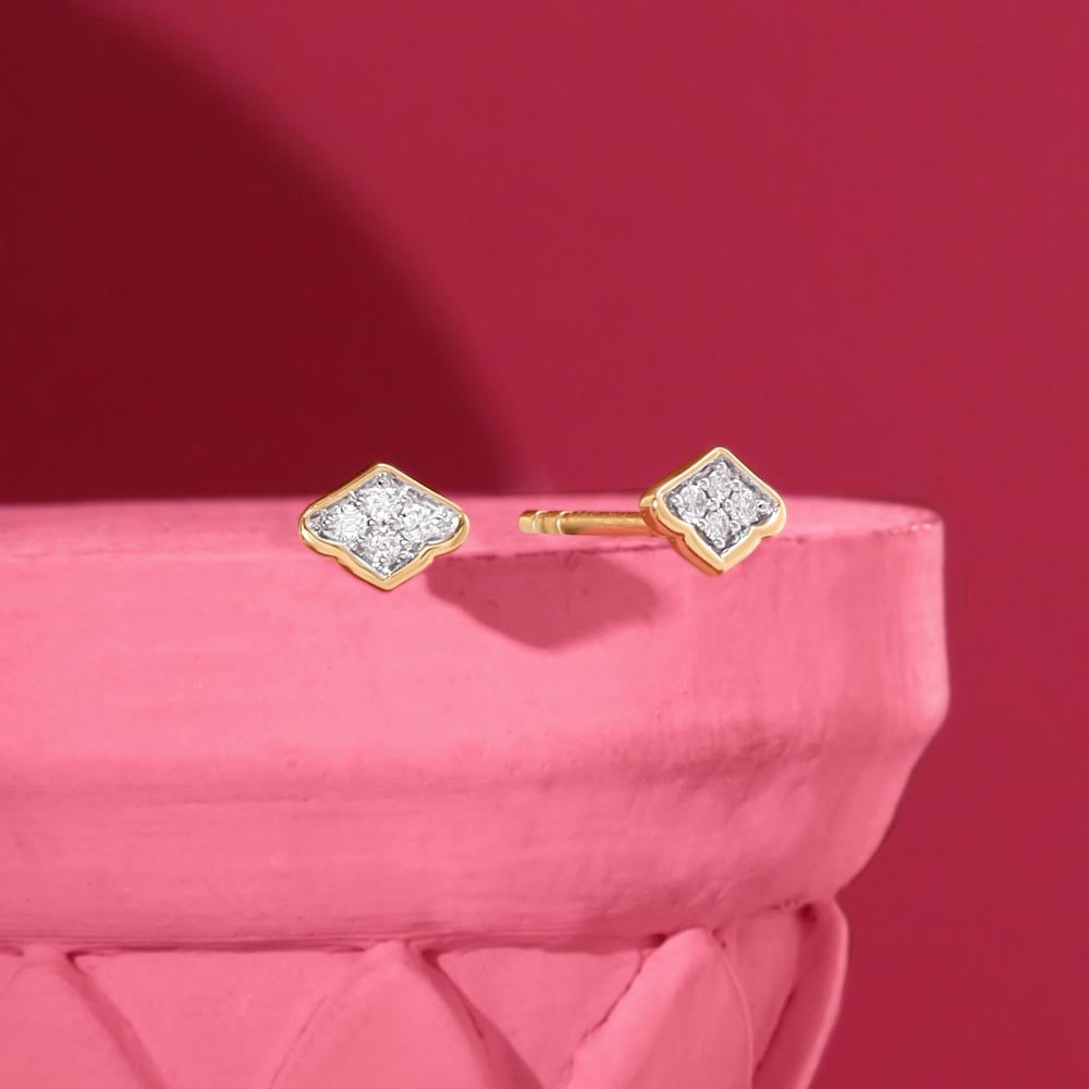 Arch Edge Diamond Stud Earrings