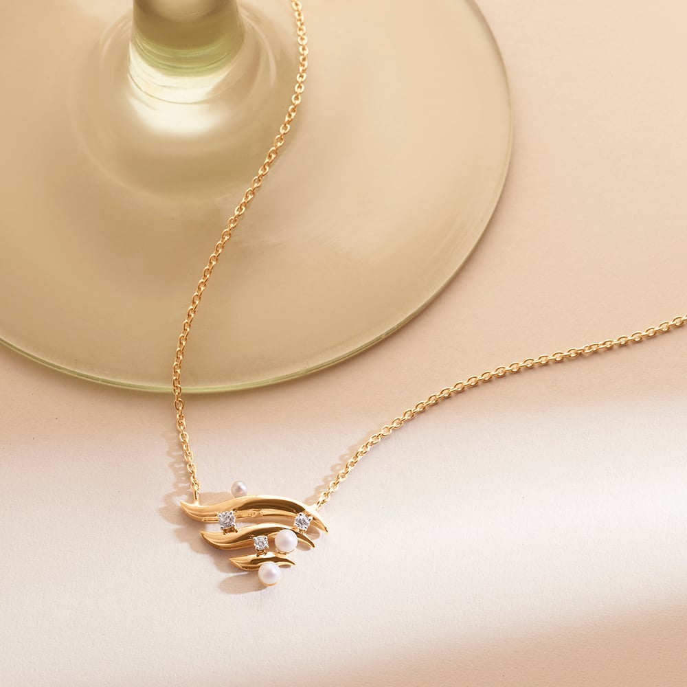 Fluid Luminous Pearl Gold Necklace