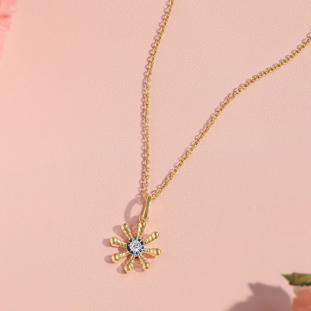 Springtime Daisy Diamond Pendant