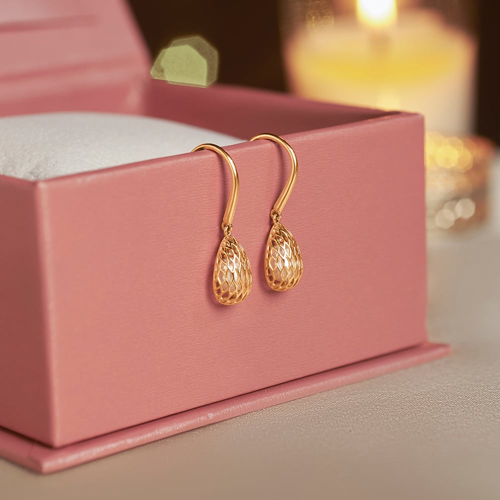 Graceful Latticed Pearl Drop Earrings