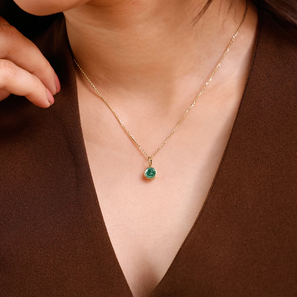 Sleek Contemporary Emerald Gold Pendant,,hi-res thumbnail 2