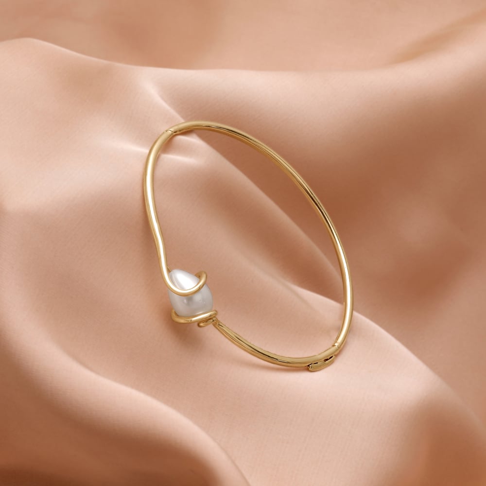 Modern Knot Pearl Bangle