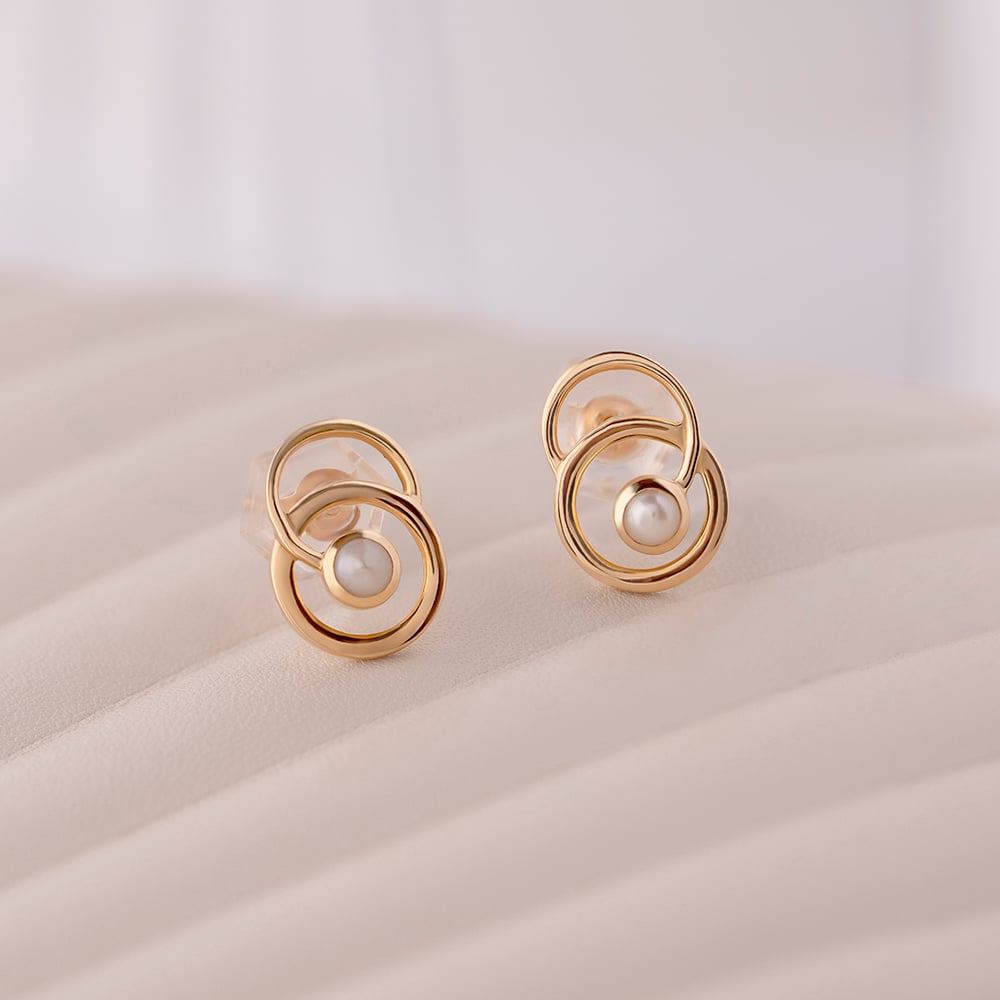 Timeless Glow Gold & Pearl Stud Earrings